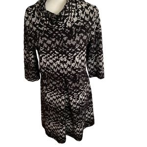 Renaur knit dress with lace overlay size small
